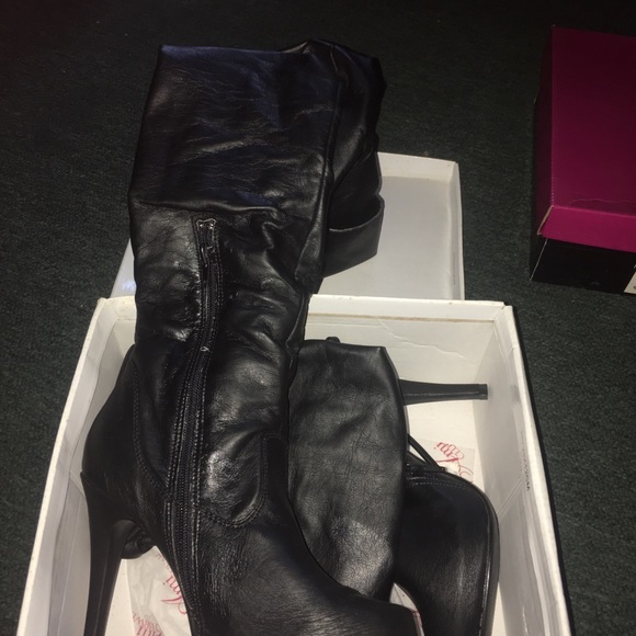 Shoe - Picture 13 of 16